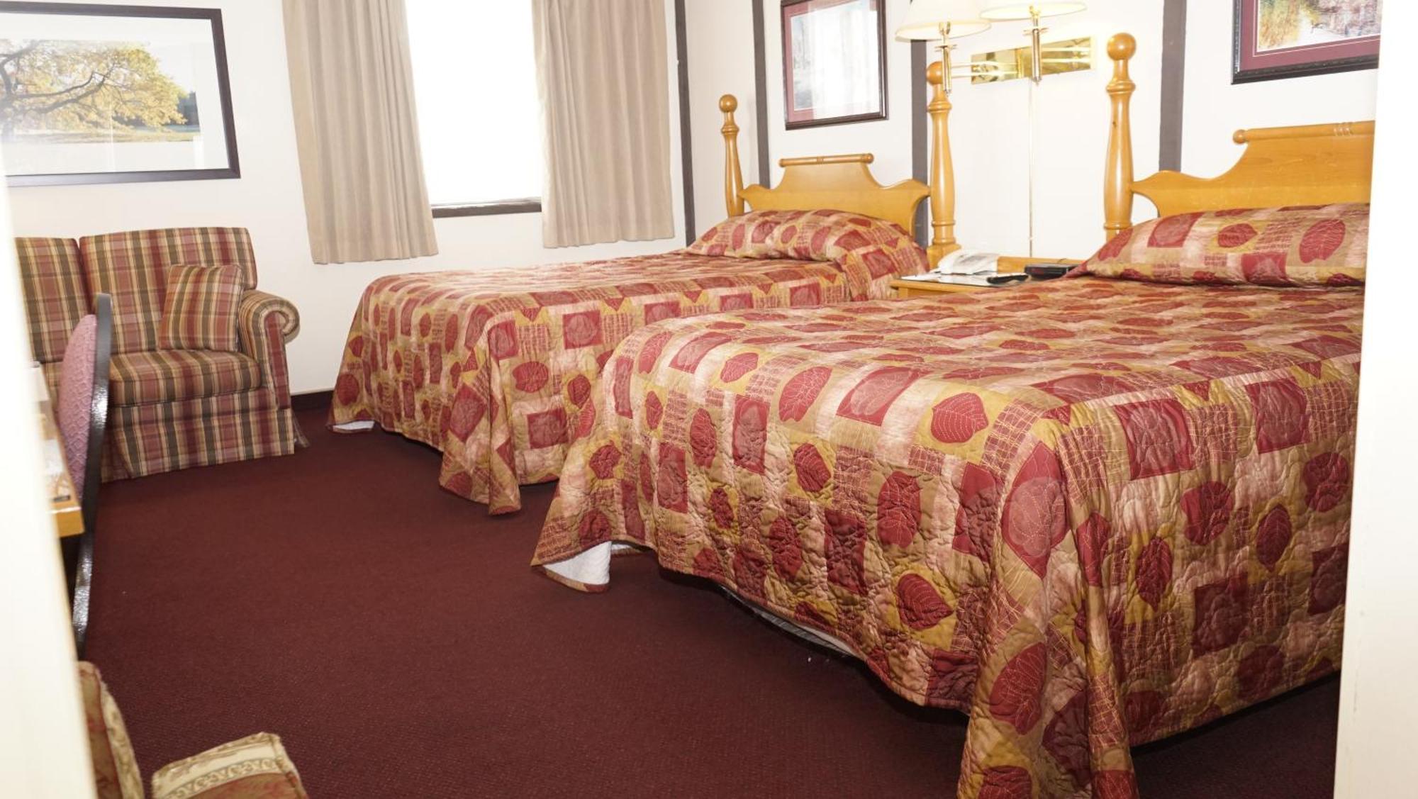 Mcintosh Country Inn & Conference Centre Морисбърг Екстериор снимка