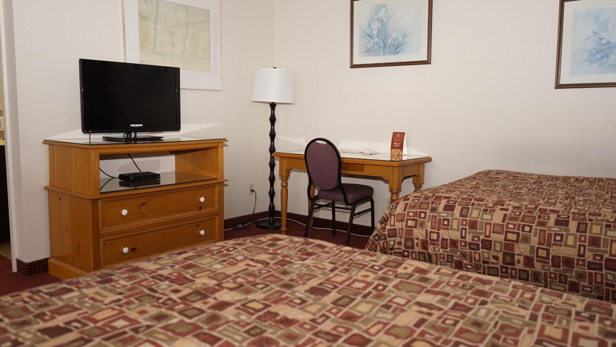 Mcintosh Country Inn & Conference Centre Морисбърг Екстериор снимка